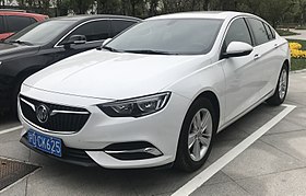 Buick Regal 2018 (cropped).jpg